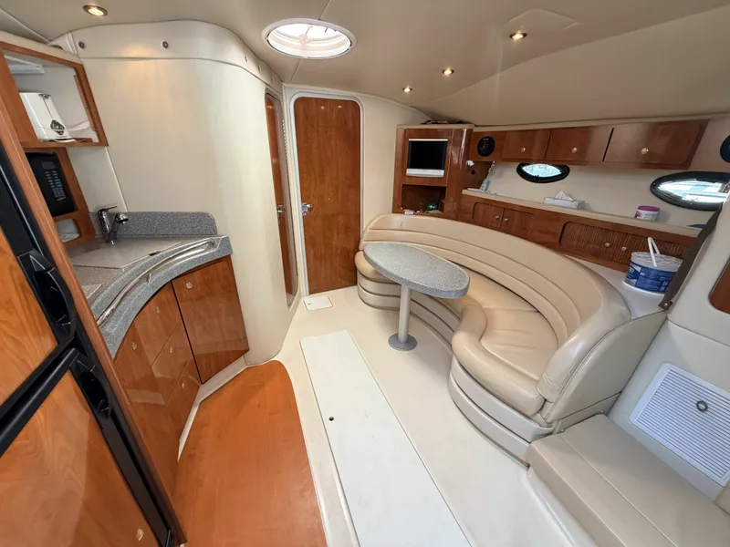 Slide: The Image of 2006 Larson Cabrio 370 37 - 7836173