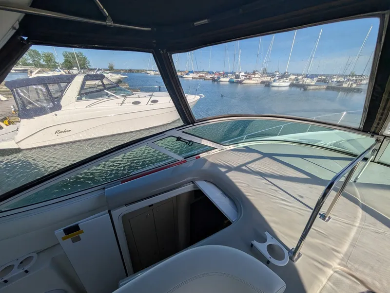 Slide: The Image of 2002 Cruisers Yachts 3672 40 - 7836292