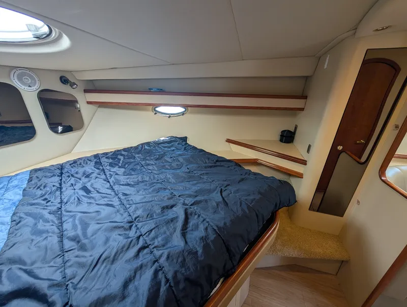 Slide: The Image of 2002 Cruisers Yachts 3672 40 - 7836314