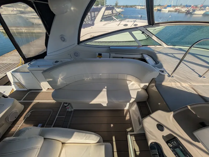 Slide: The Image of 2002 Cruisers Yachts 3672 40 - 7836291