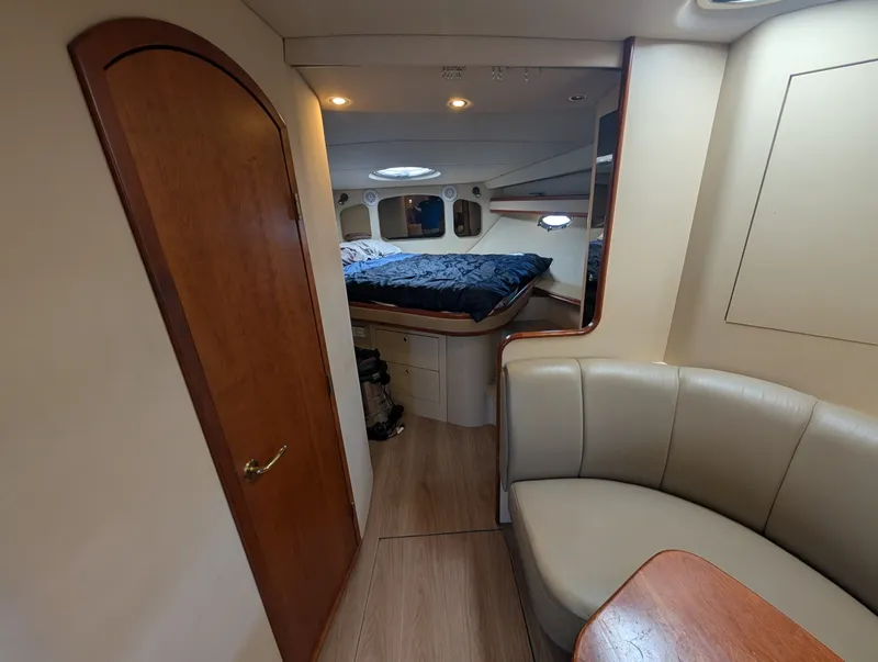 Slide: The Image of 2002 Cruisers Yachts 3672 40 - 7836310
