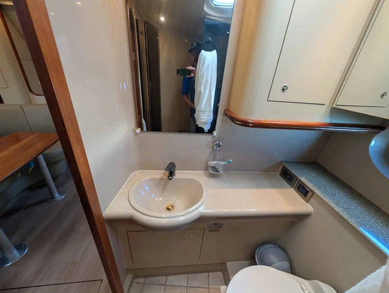 Slide: The Image of 2002 Cruisers Yachts 3672 40 - 7836333