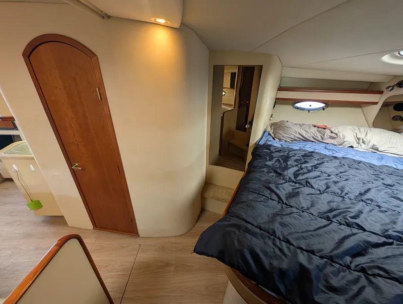 Slide: The Image of 2002 Cruisers Yachts 3672 40 - 7836313