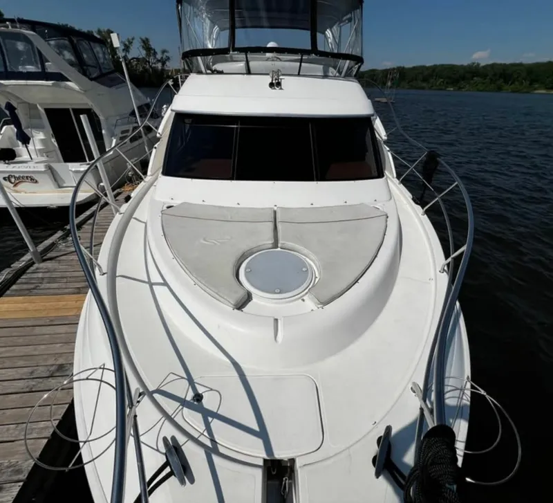 Slide: The Image of 2004 Silverton 43 Motor Yacht 43 - 7836341