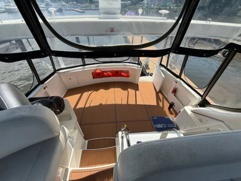 Slide: The Image of 2004 Silverton 43 Motor Yacht 43 - 7836350