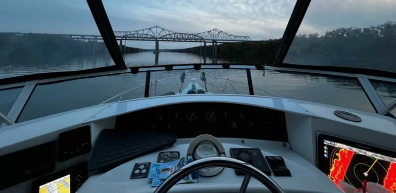 Slide: The Image of 2004 Silverton 43 Motor Yacht 43 - 7836345