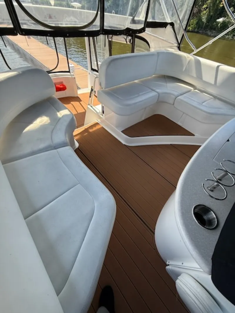Slide: The Image of 2004 Silverton 43 Motor Yacht 43 - 7836352