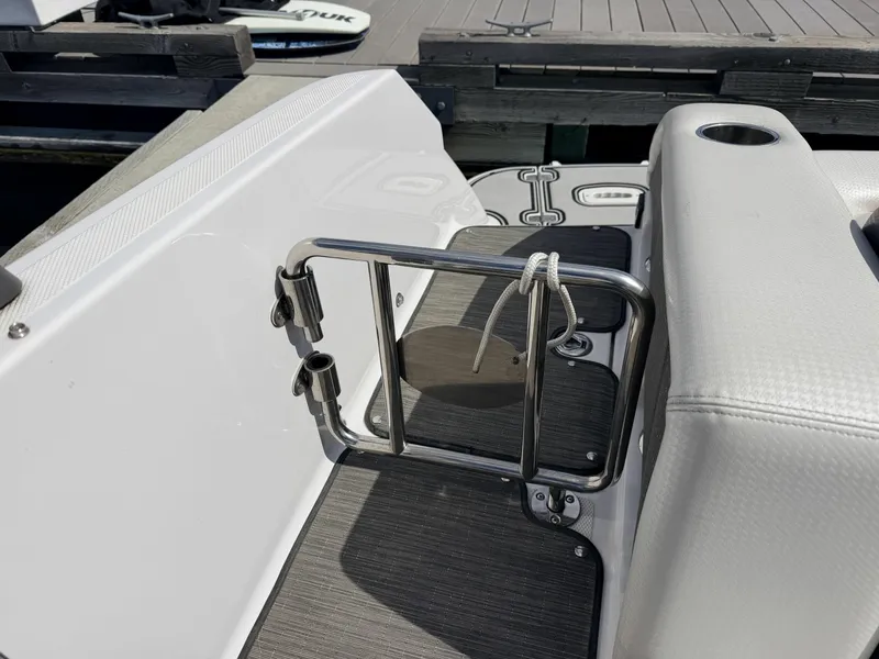 Slide: The Image of 2023 Four Winns HD240 RS Surf 24 - 7836391