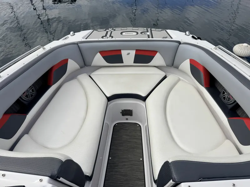 Slide: The Image of 2023 Four Winns HD240 RS Surf 24 - 7836406