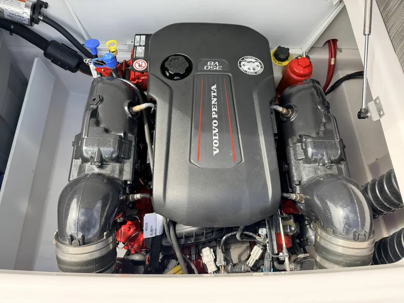 Slide: The Image of 2023 Four Winns HD240 RS Surf 24 - 7836417