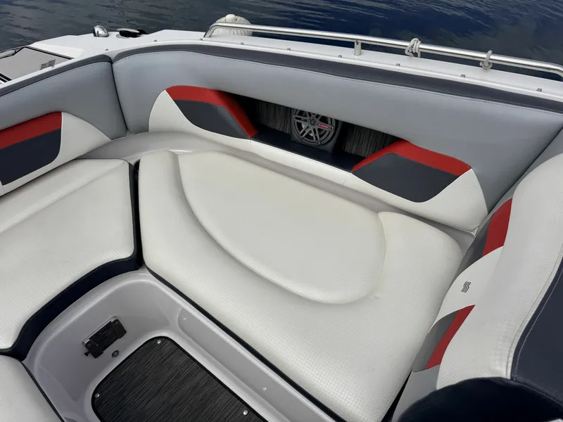 Slide: The Image of 2023 Four Winns HD240 RS Surf 24 - 7836408