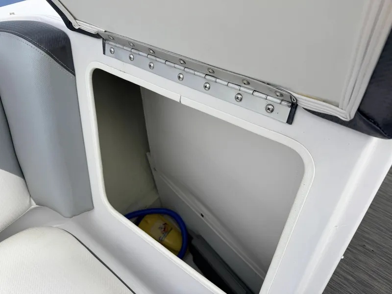 Slide: The Image of 2023 Four Winns HD240 RS Surf 24 - 7836410