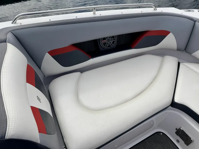 Slide: The Image of 2023 Four Winns HD240 RS Surf 24 - 7836407