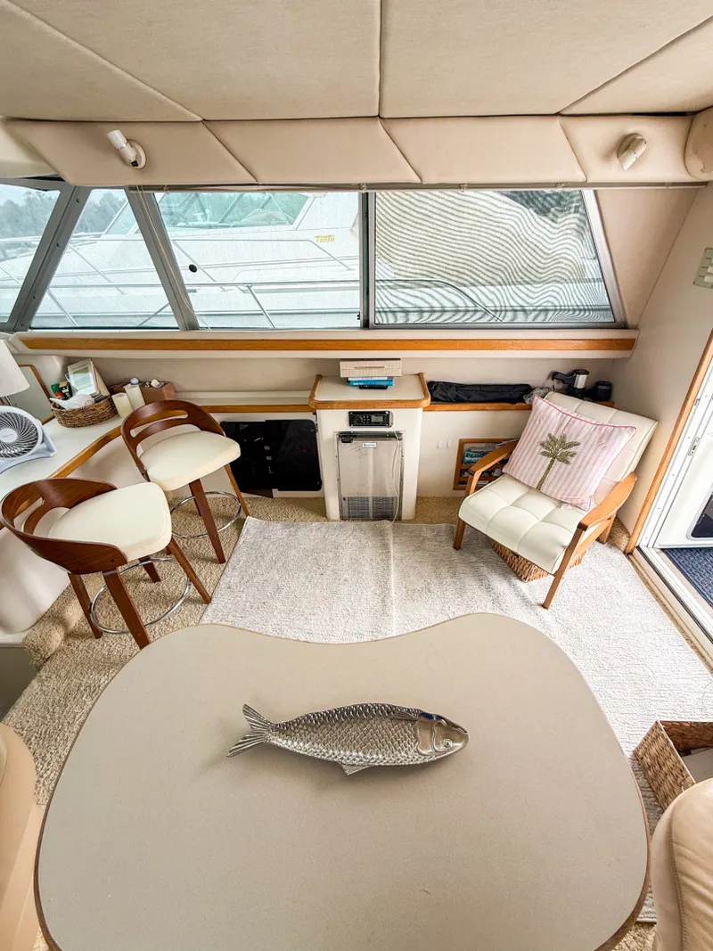 Slide: The Image of 1996 Sea Ray 370 Sedan Bridge 37 - 7836486