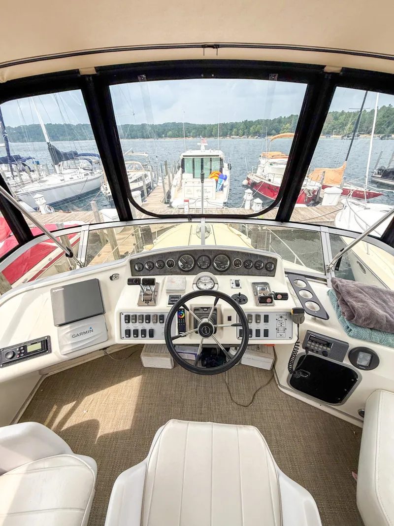 Slide: The Image of 1996 Sea Ray 370 Sedan Bridge 37 - 7836504