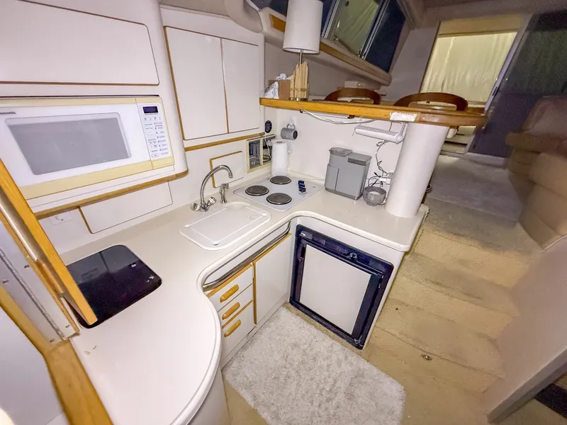 Slide: The Image of 1996 Sea Ray 370 Sedan Bridge 37 - 7836491