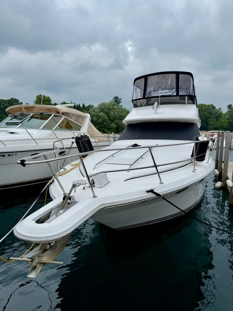 Slide: The Image of 1996 Sea Ray 370 Sedan Bridge 37 - 7836479