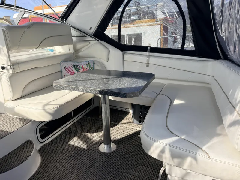 Slide: The Image of 2000 Larson Cabrio 330 33 - 7836561
