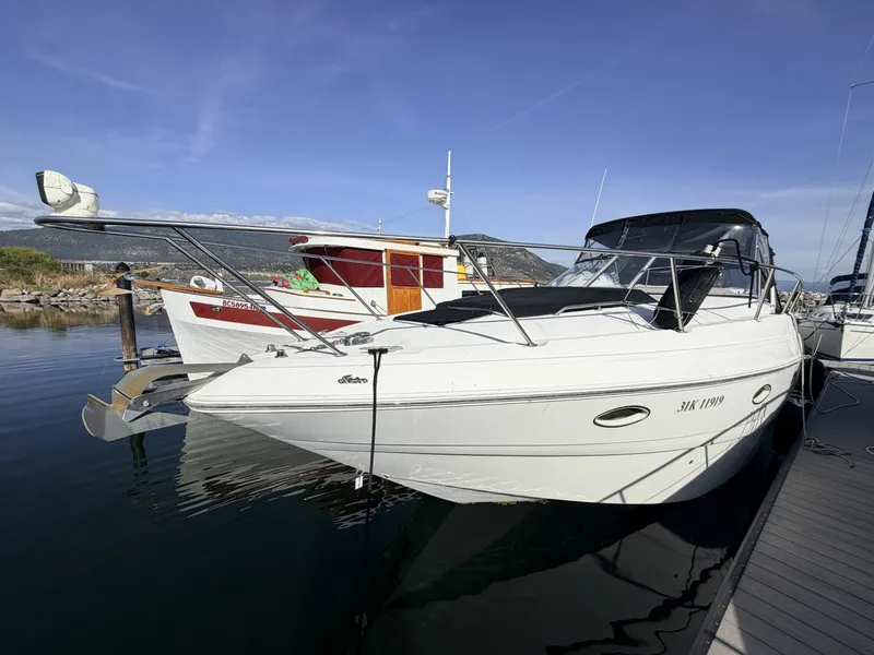 Slide: The Image of 2000 Larson Cabrio 330 33 - 7836557