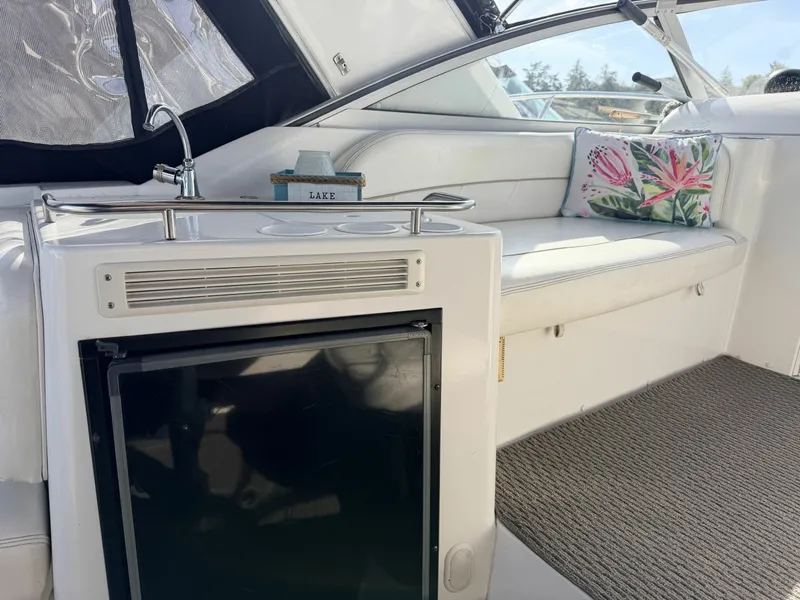 Slide: The Image of 2000 Larson Cabrio 330 33 - 7836563
