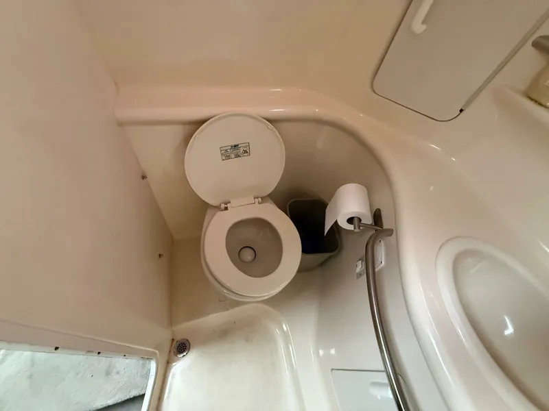 Slide: The Image of 1997 Sea Ray 330 Sundancer 33 - 7836875