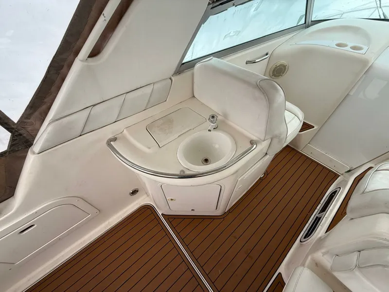 Slide: The Image of 1997 Sea Ray 330 Sundancer 33 - 7836825