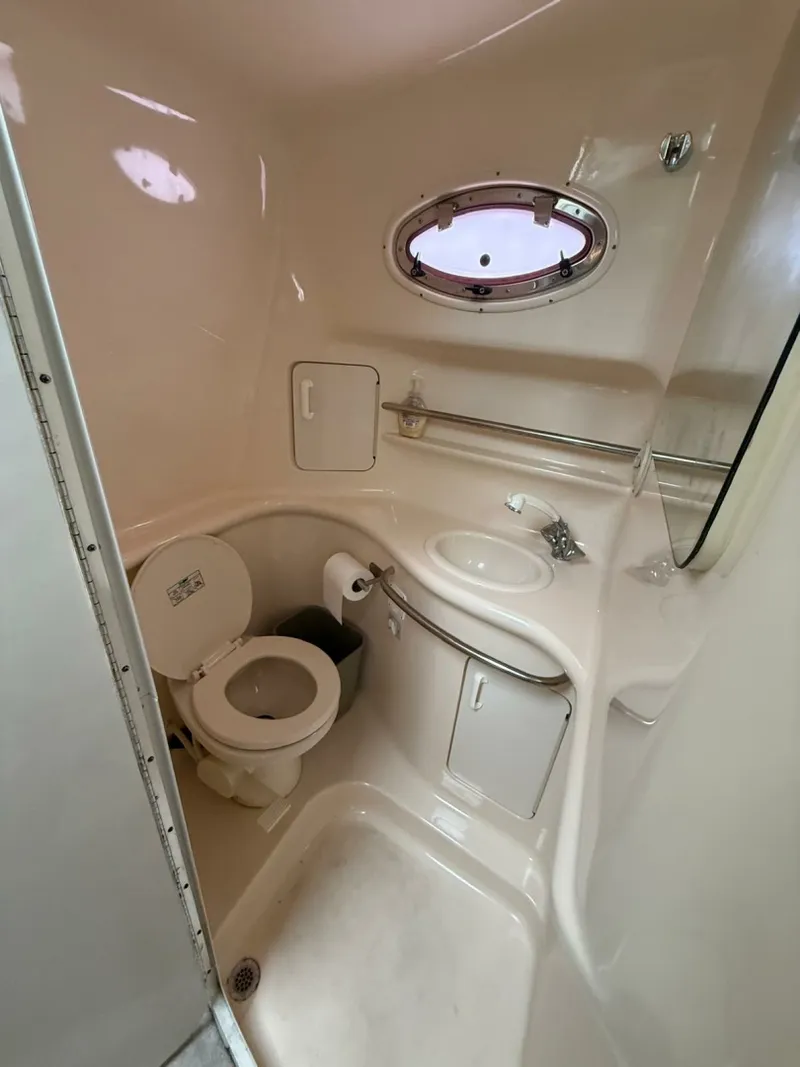 Slide: The Image of 1997 Sea Ray 330 Sundancer 33 - 7836872