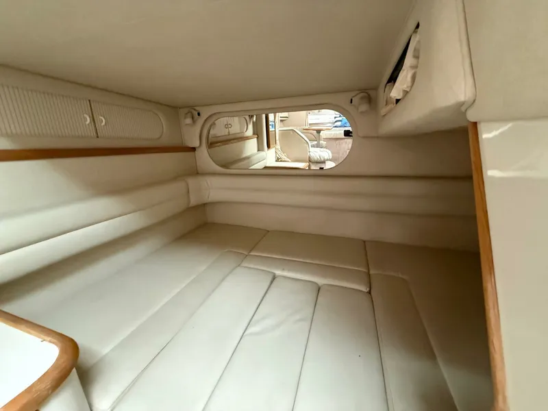 Slide: The Image of 1997 Sea Ray 330 Sundancer 33 - 7836879
