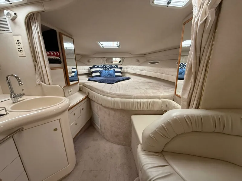 Slide: The Image of 1997 Sea Ray 330 Sundancer 33 - 7836854