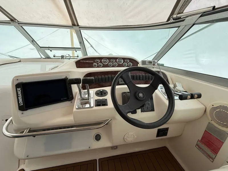 Slide: The Image of 1997 Sea Ray 330 Sundancer 33 - 7836829