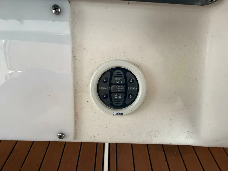 Slide: The Image of 1997 Sea Ray 330 Sundancer 33 - 7836840