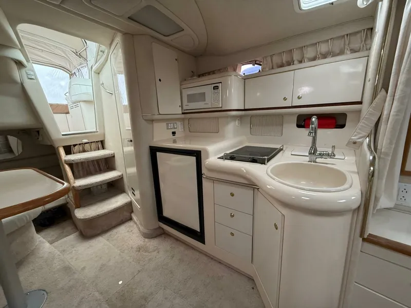 Slide: The Image of 1997 Sea Ray 330 Sundancer 33 - 7836862