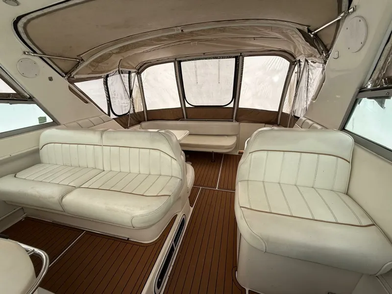 Slide: The Image of 1997 Sea Ray 330 Sundancer 33 - 7836843