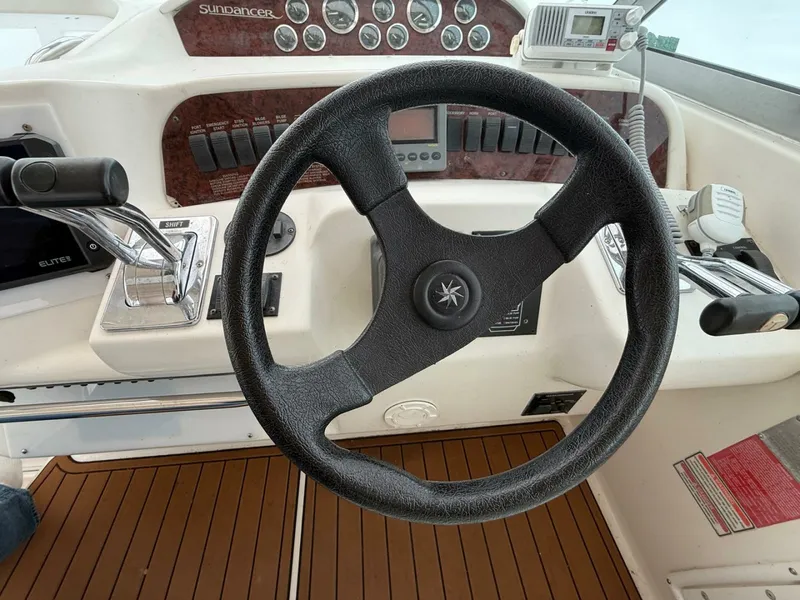 Slide: The Image of 1997 Sea Ray 330 Sundancer 33 - 7836834