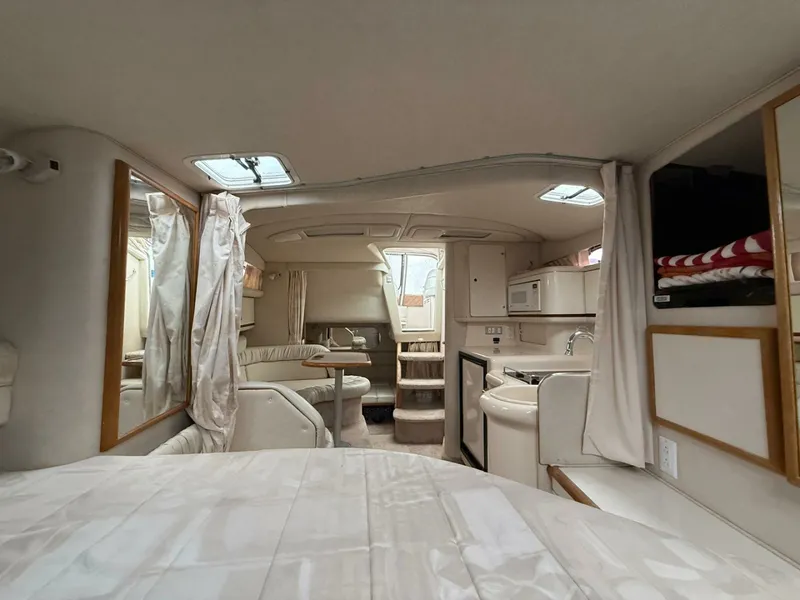 Slide: The Image of 1997 Sea Ray 330 Sundancer 33 - 7836860