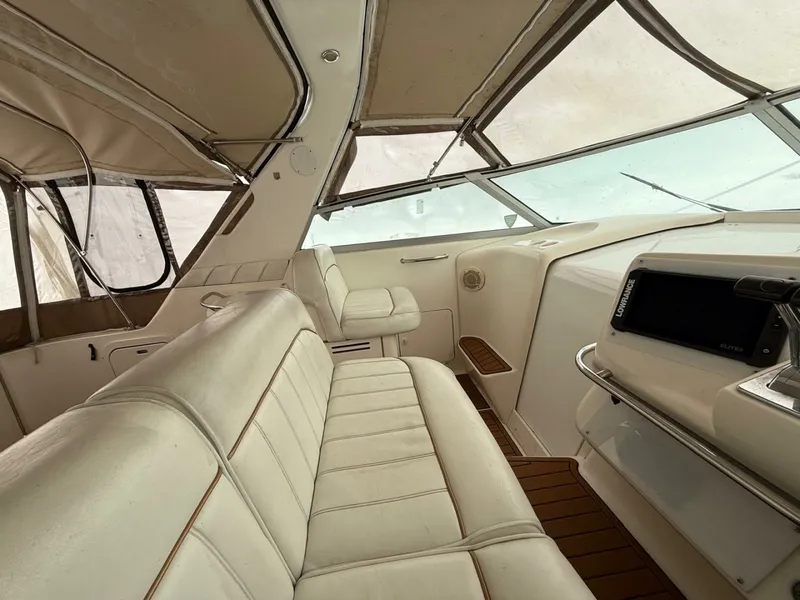 Slide: The Image of 1997 Sea Ray 330 Sundancer 33 - 7836841