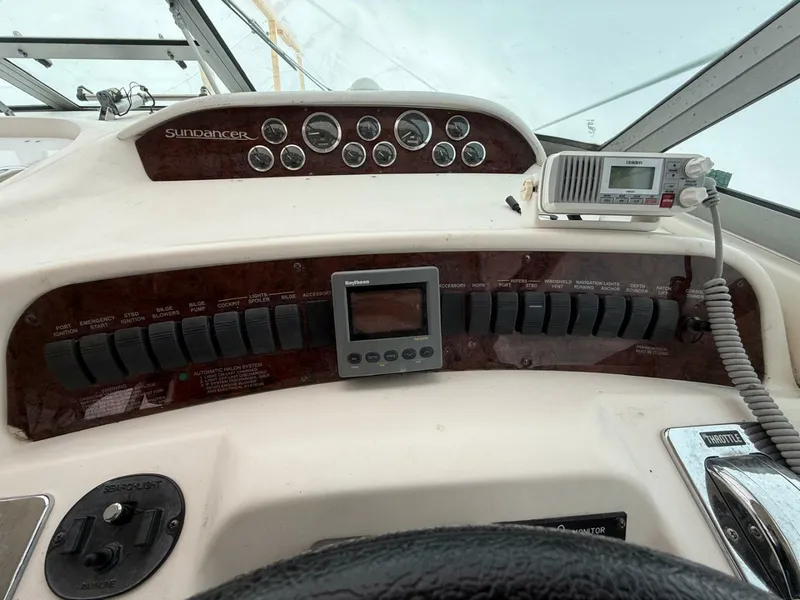 Slide: The Image of 1997 Sea Ray 330 Sundancer 33 - 7836833