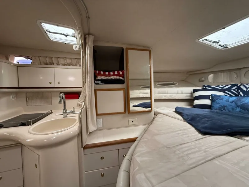 Slide: The Image of 1997 Sea Ray 330 Sundancer 33 - 7836859