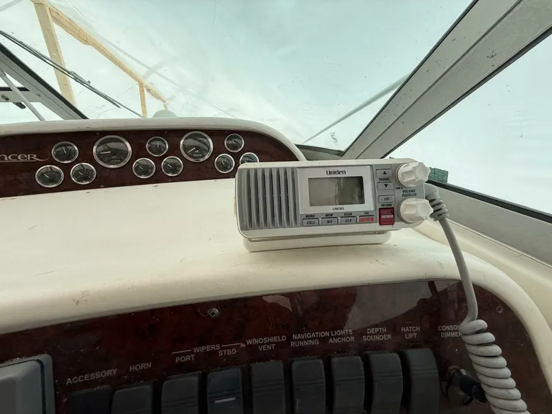 Slide: The Image of 1997 Sea Ray 330 Sundancer 33 - 7836835