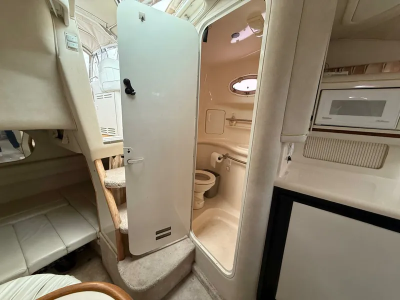 Slide: The Image of 1997 Sea Ray 330 Sundancer 33 - 7836871