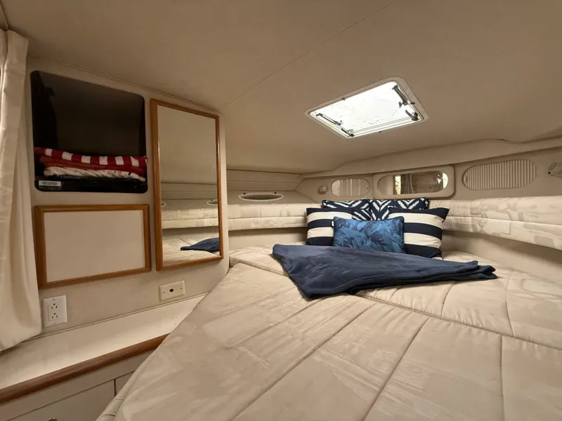 Slide: The Image of 1997 Sea Ray 330 Sundancer 33 - 7836858