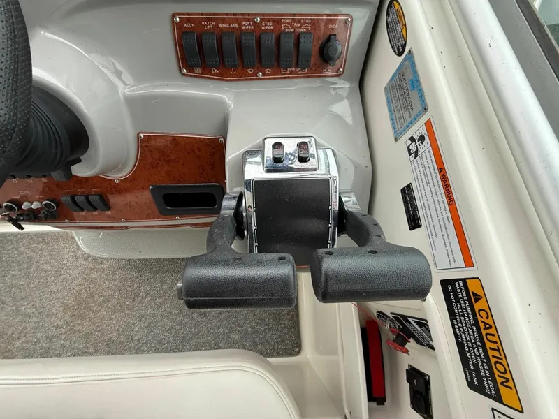Slide: The Image of 2008 Bayliner 320 Express Cruiser 32 - 7836911