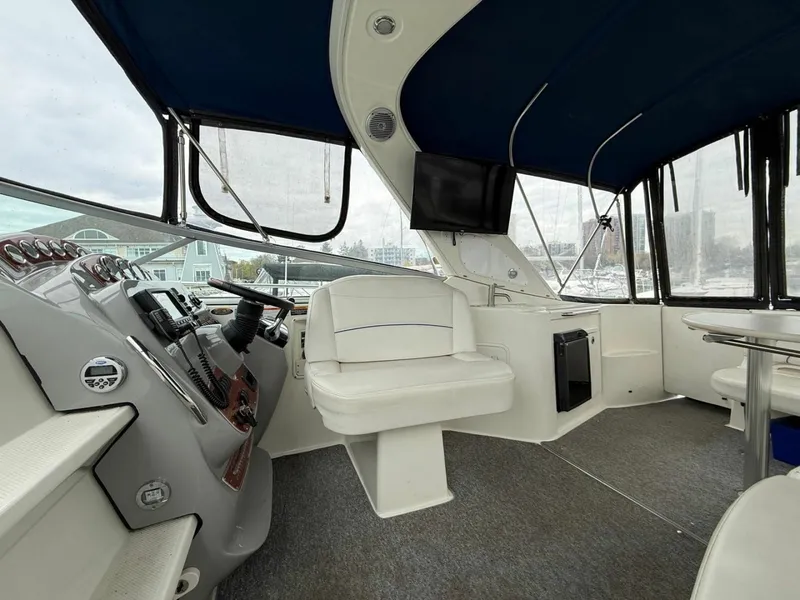 Slide: The Image of 2008 Bayliner 320 Express Cruiser 32 - 7836900