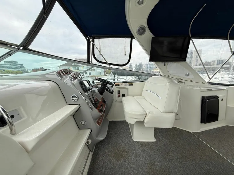 Slide: The Image of 2008 Bayliner 320 Express Cruiser 32 - 7836899