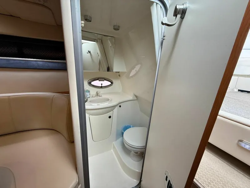 Slide: The Image of 2008 Bayliner 320 Express Cruiser 32 - 7836939