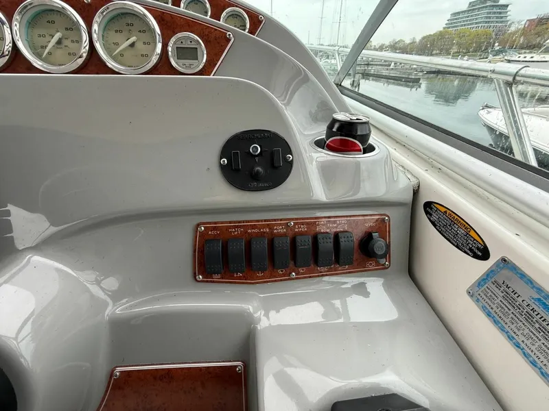 Slide: The Image of 2008 Bayliner 320 Express Cruiser 32 - 7836908