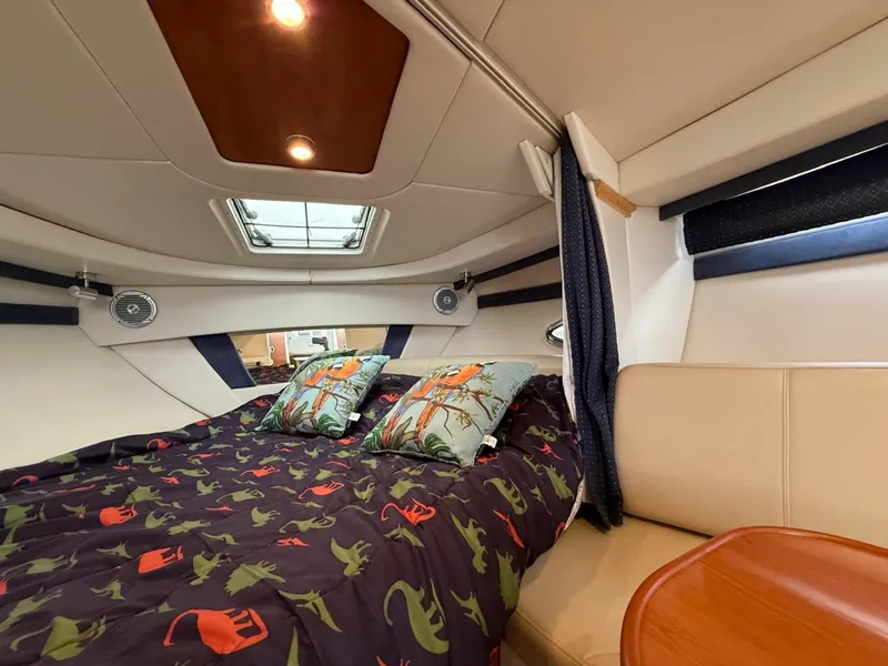 Slide: The Image of 2008 Bayliner 320 Express Cruiser 32 - 7836927