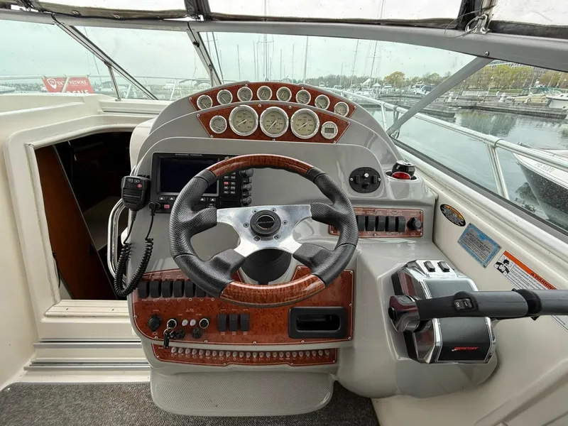 Slide: The Image of 2008 Bayliner 320 Express Cruiser 32 - 7836903