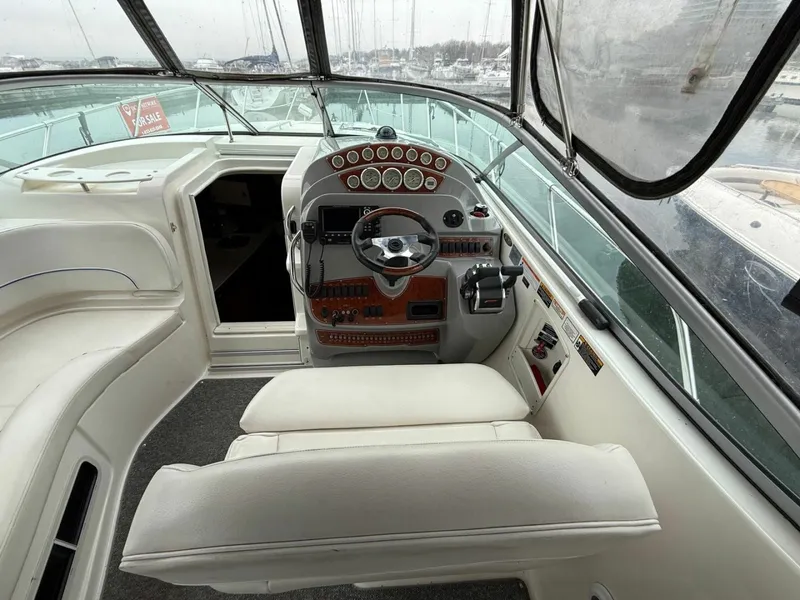 Slide: The Image of 2008 Bayliner 320 Express Cruiser 32 - 7836901