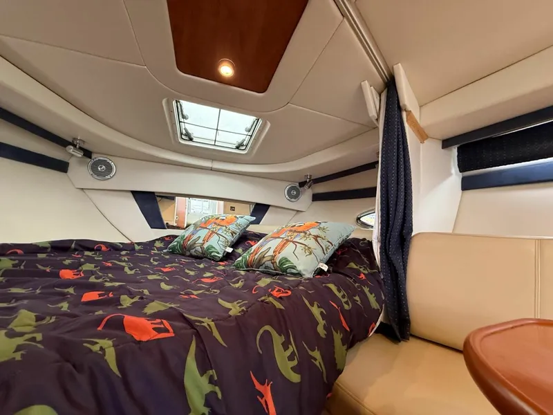 Slide: The Image of 2008 Bayliner 320 Express Cruiser 32 - 7836926